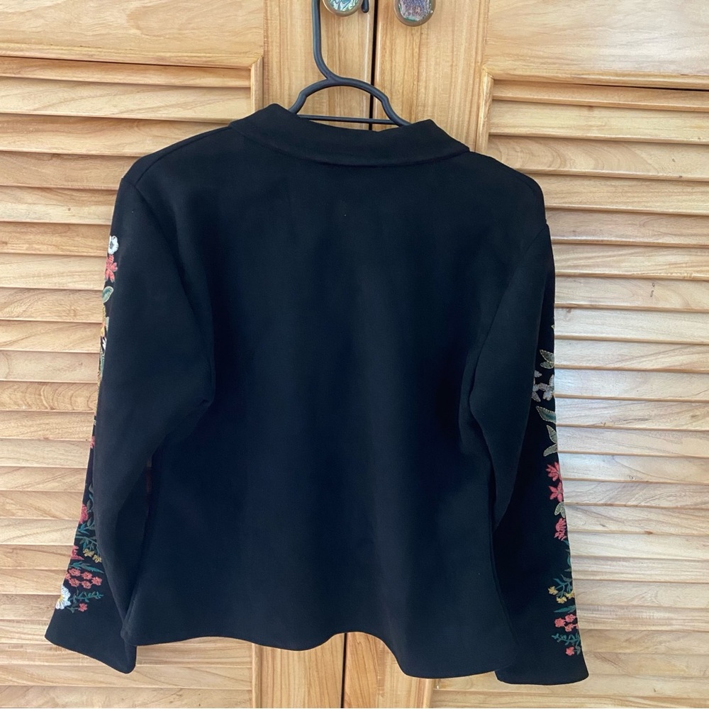 Angel Black Jacket with Floral Embroidery - Picture 2 of 4